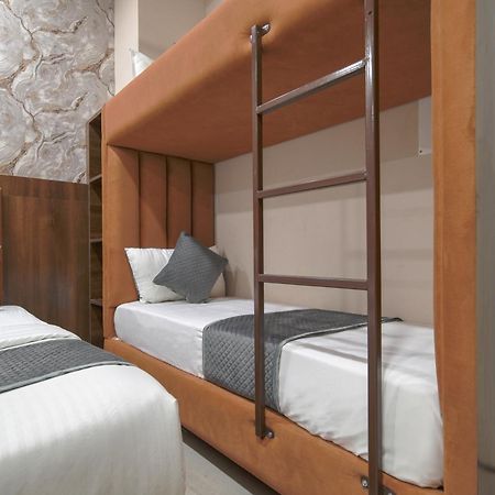 Hotel Miracle 2Km From Mahakal Temple Уджайн Екстериор снимка