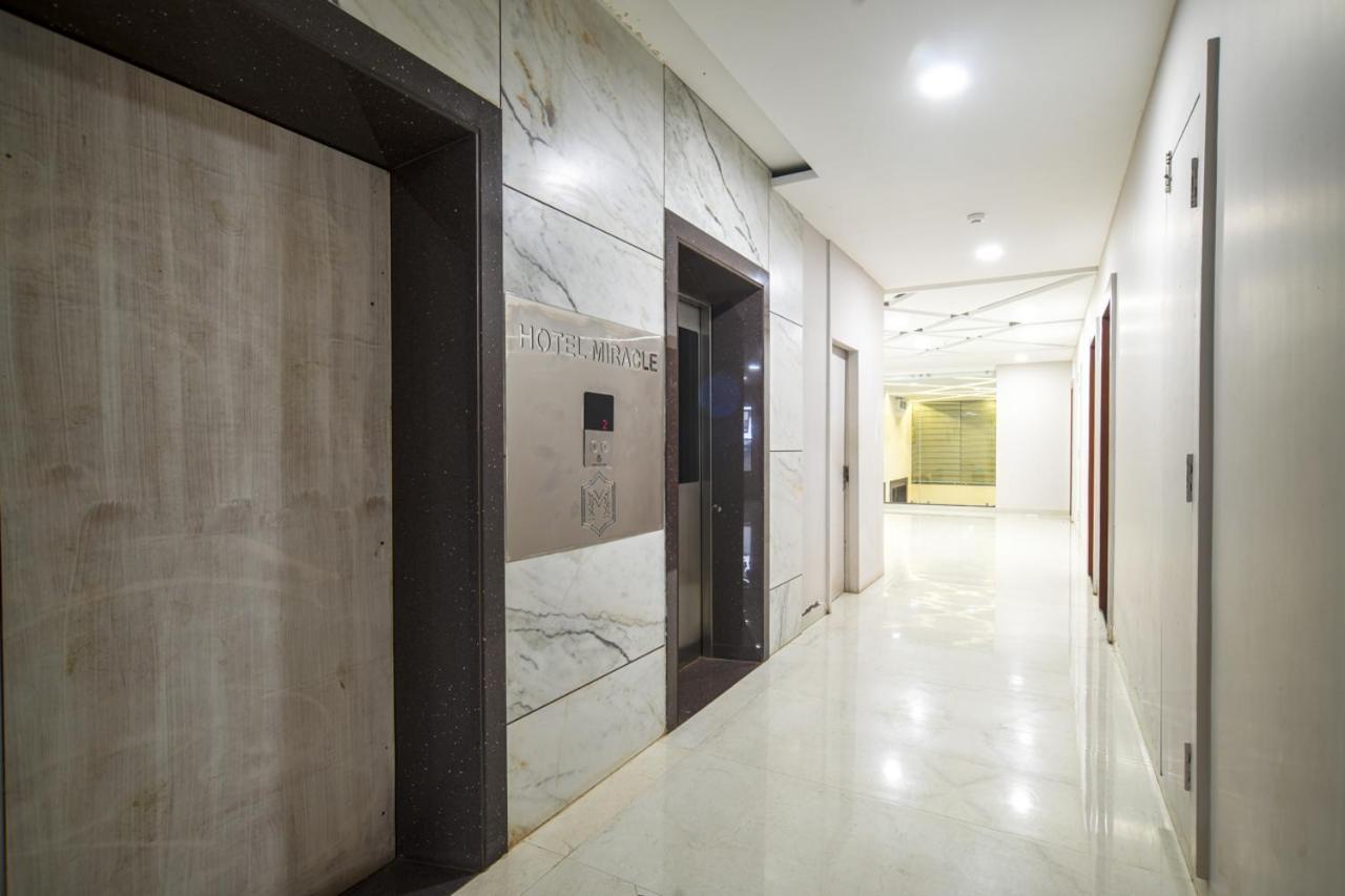 Hotel Miracle 2Km From Mahakal Temple Уджайн Екстериор снимка