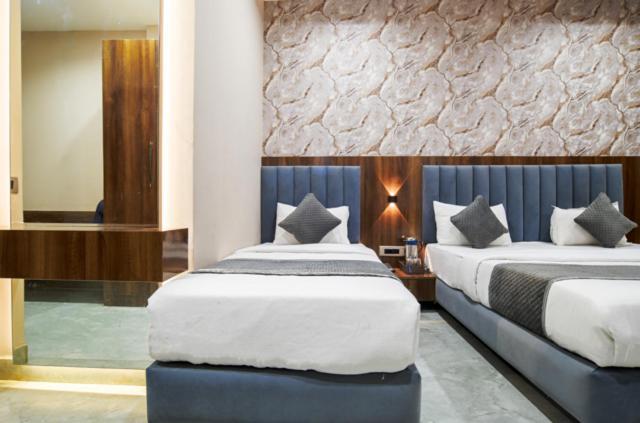 Hotel Miracle 2Km From Mahakal Temple Уджайн Екстериор снимка